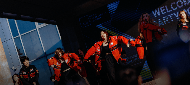 AIU-дағы өмір