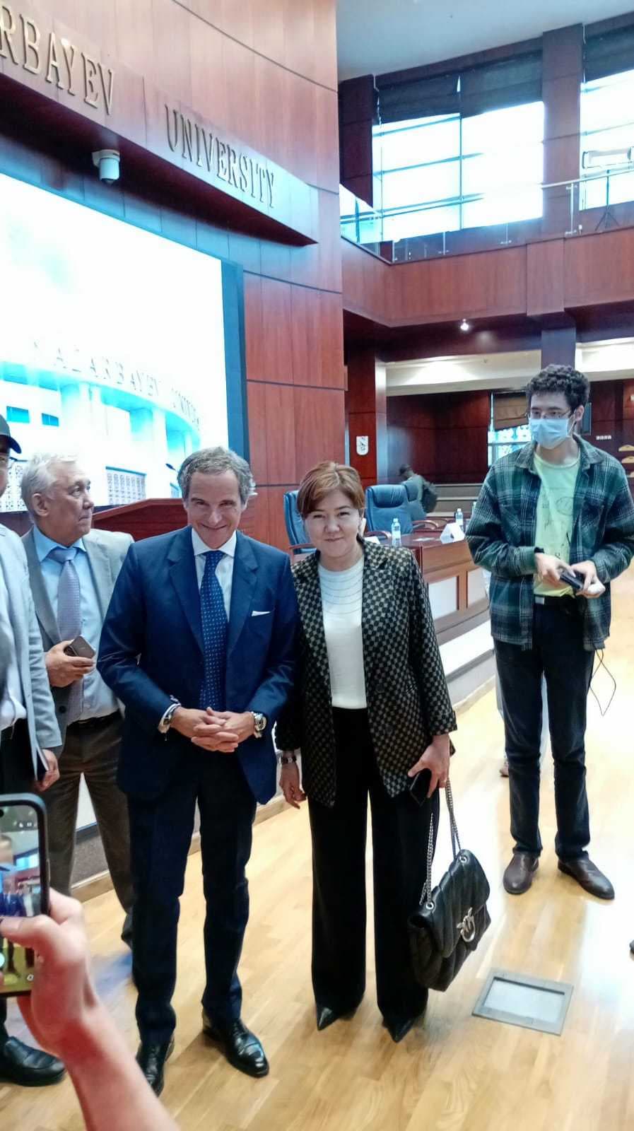 Astana International University ғылыми жобасы МАГАТЭ Бас директоры Рафаэль Гроссидің дәрісінде таныстырылды